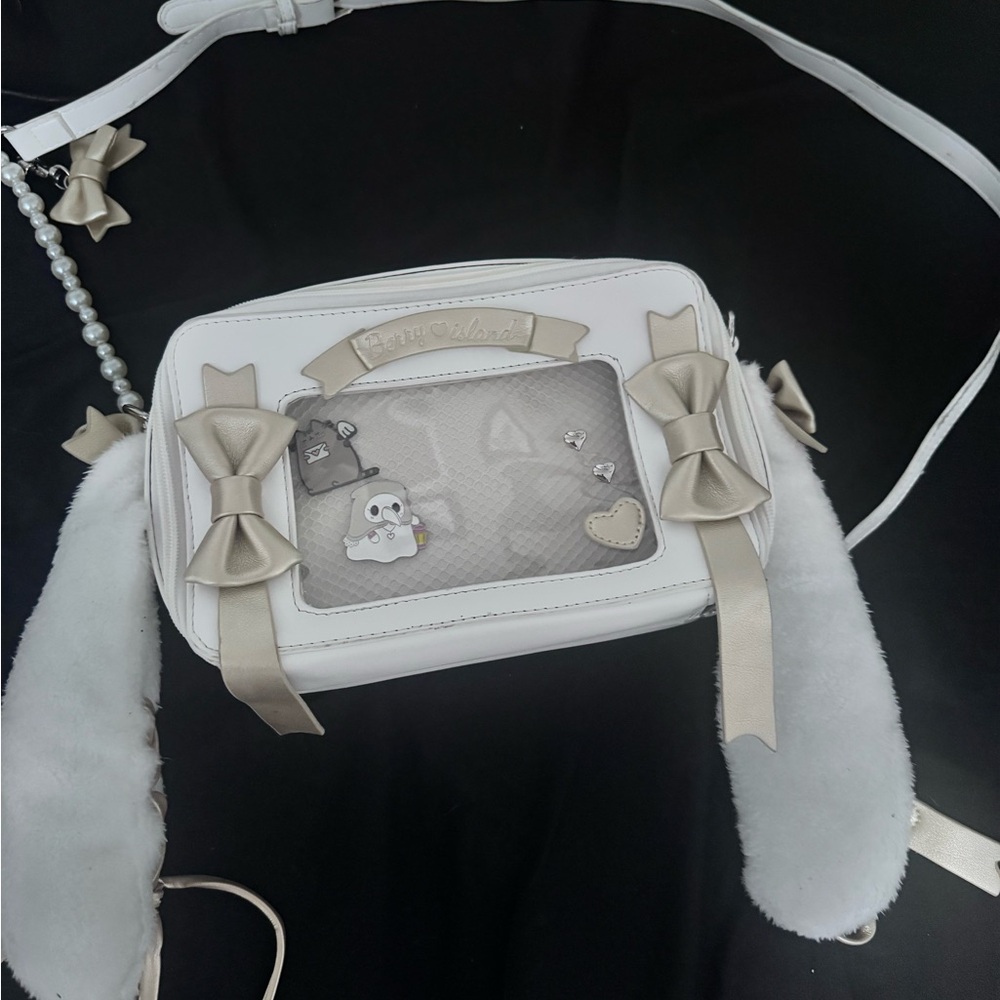 Source Unknown White and Gold Crossbody Bag with Bow Accents